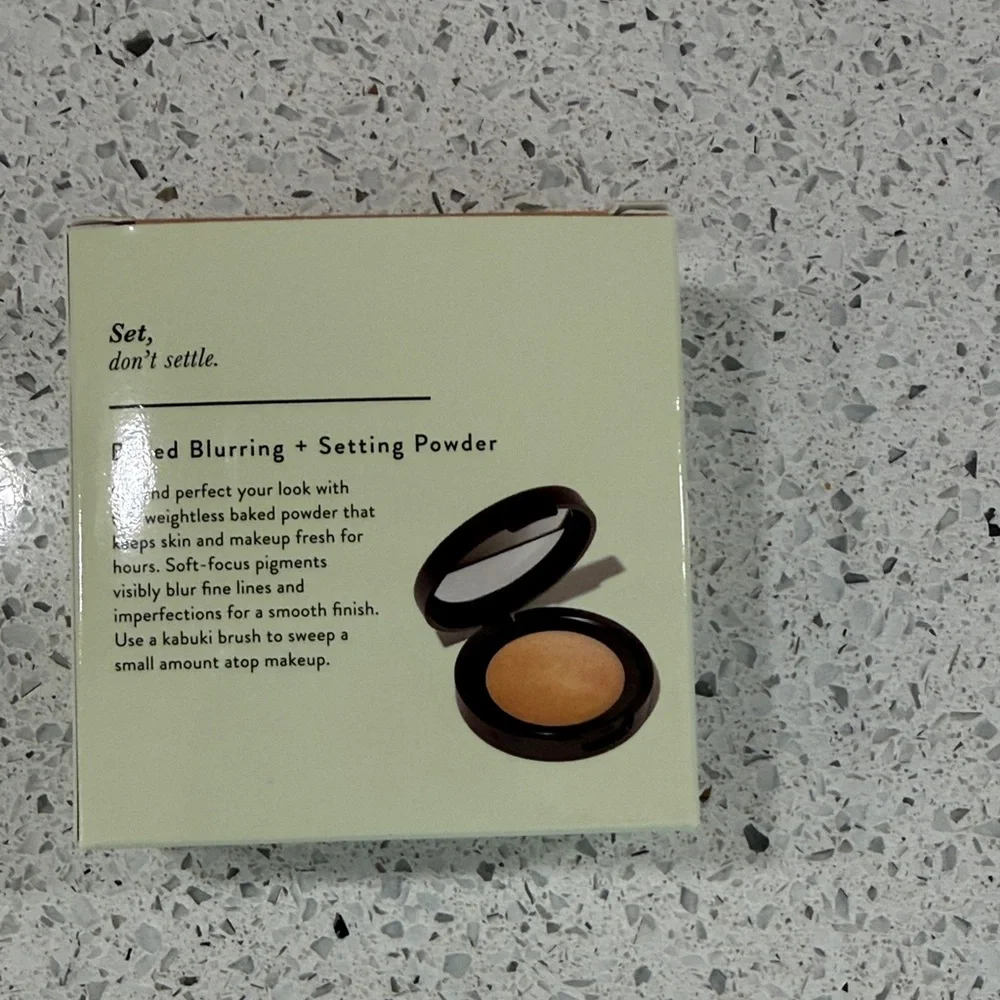 Laura Geller Baked Blurring + Setting Powder - Tan